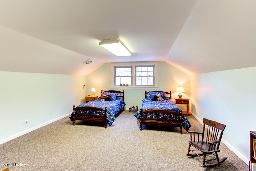 8607 Wolf Pen Branch Road Prospect, KY 40059 - Photo 38 of 60 3rd bedroom with access to bath