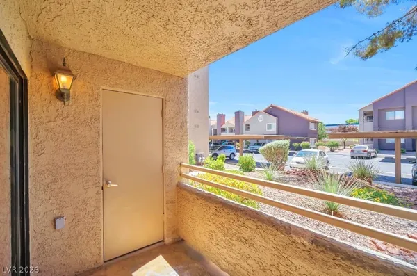 $1,495 | 5076 South Rainbow Boulevard, Unit 104, Las Vegas, NV 89118