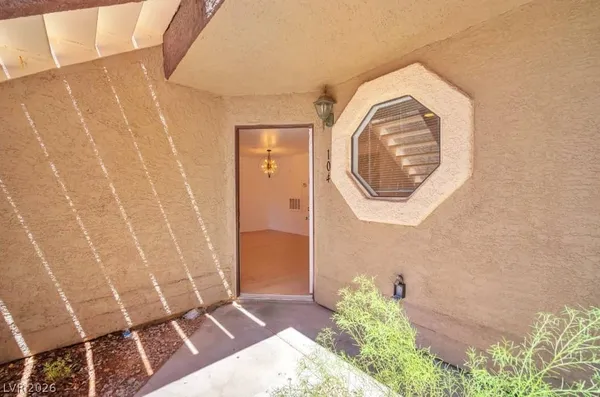 $1,495 | 5076 South Rainbow Boulevard, Unit 104, Las Vegas, NV 89118