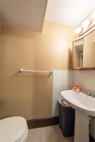 $209,900 | 5924 Creek View Drive, Parkville, MO 64152