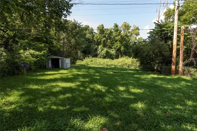 $209,900 | 5924 Creek View Drive, Parkville, MO 64152