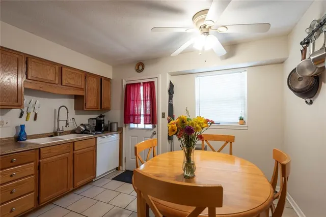 $209,900 | 5924 Creek View Drive, Parkville, MO 64152