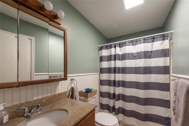 $209,900 | 5924 Creek View Drive, Parkville, MO 64152