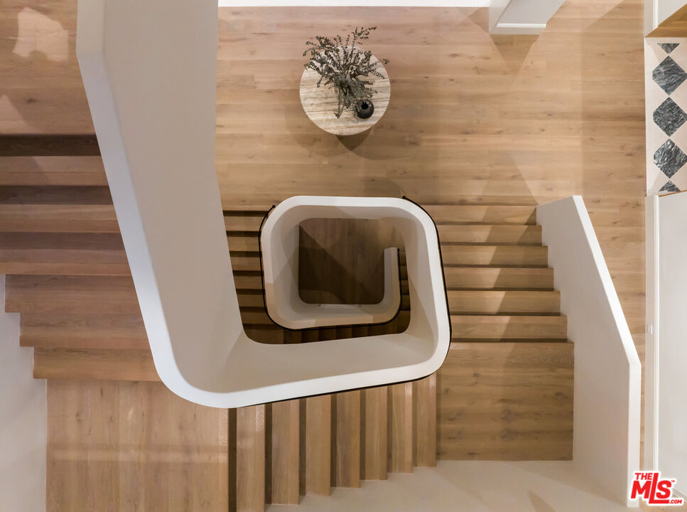 15620 Woodvale Road Encino, CA 91436 - Photo 20 of 37 a close view of stair