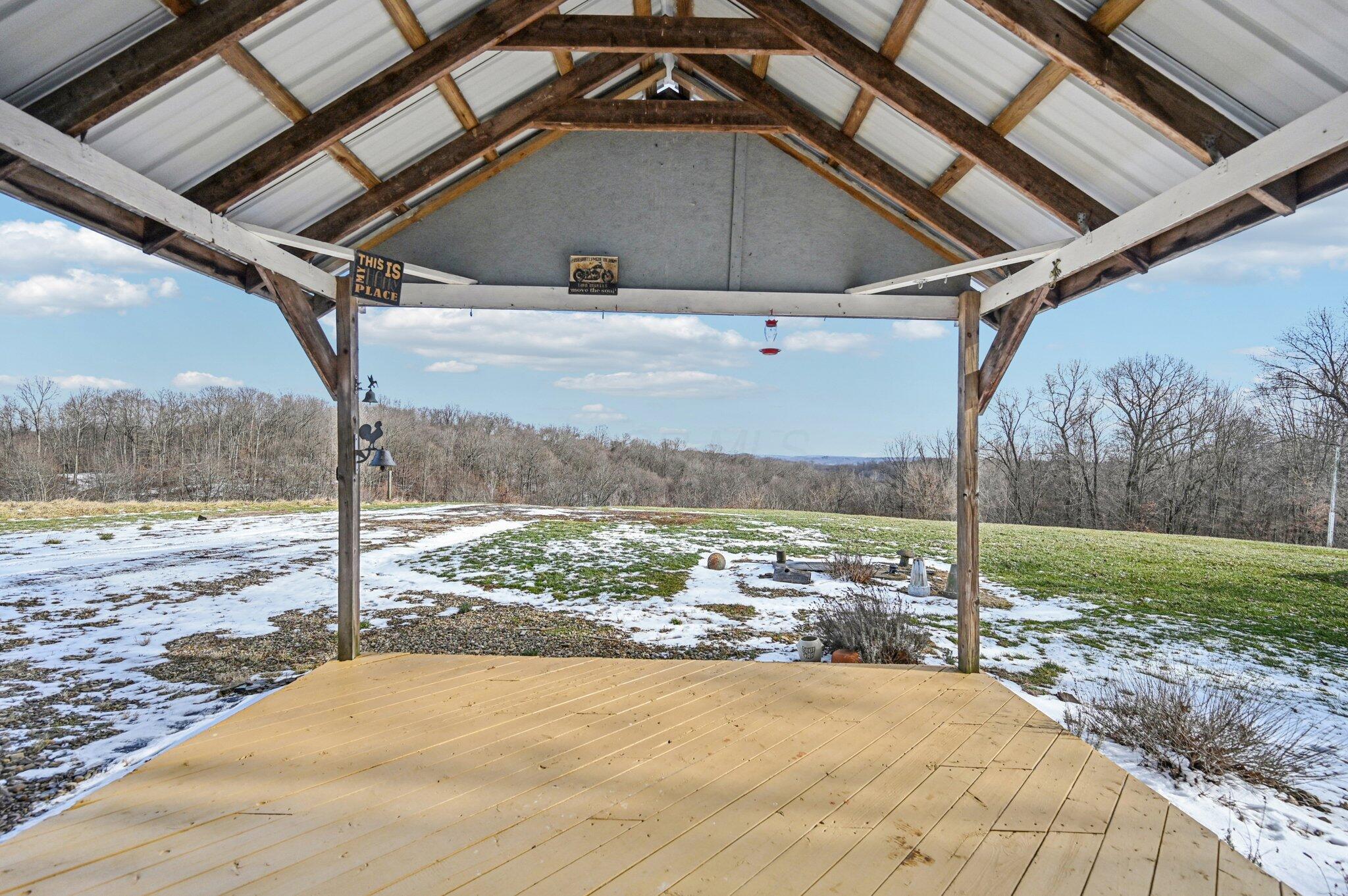 3100 Durant Road Zanesville, OH 43701 - Photo 4 of 48 Porch view