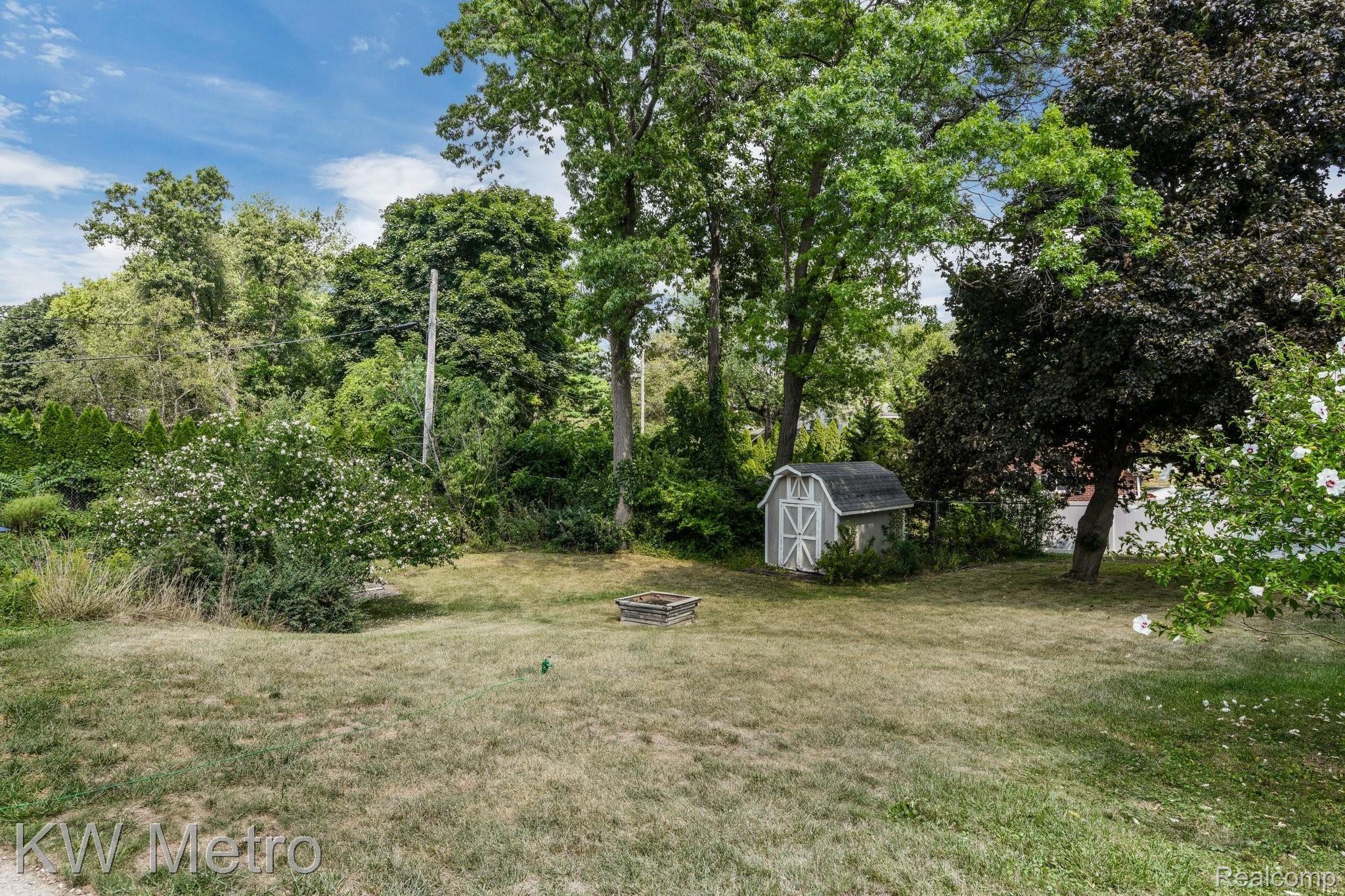 5621 Orion Road Rochester, MI 48306 - Photo 30 of 33 Backyard/Shed