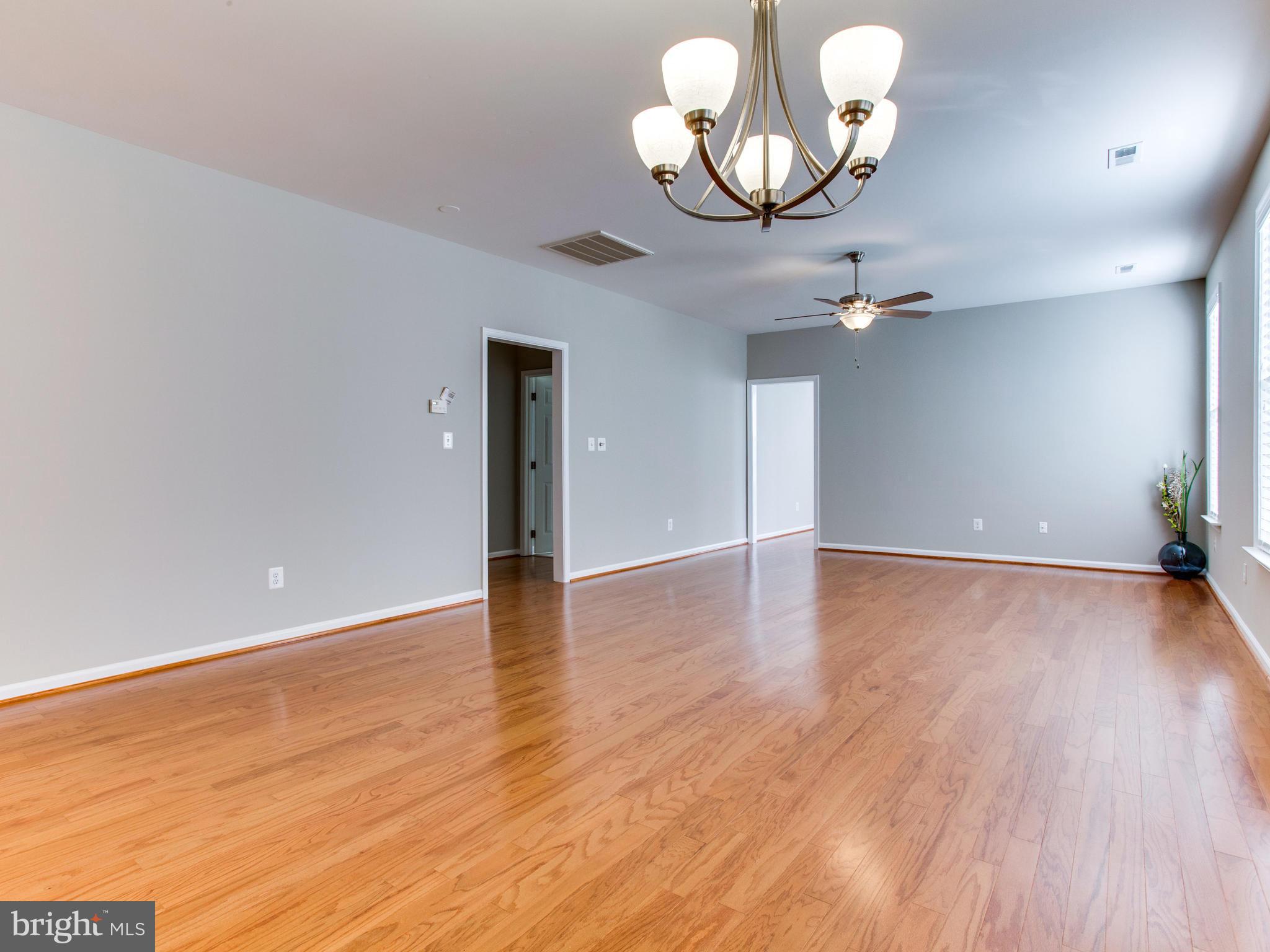 13583 Ryton Ridge Lane Gainesville, VA 20155 - Photo 13 of 28 Interior (General) - NEW paint throughout
