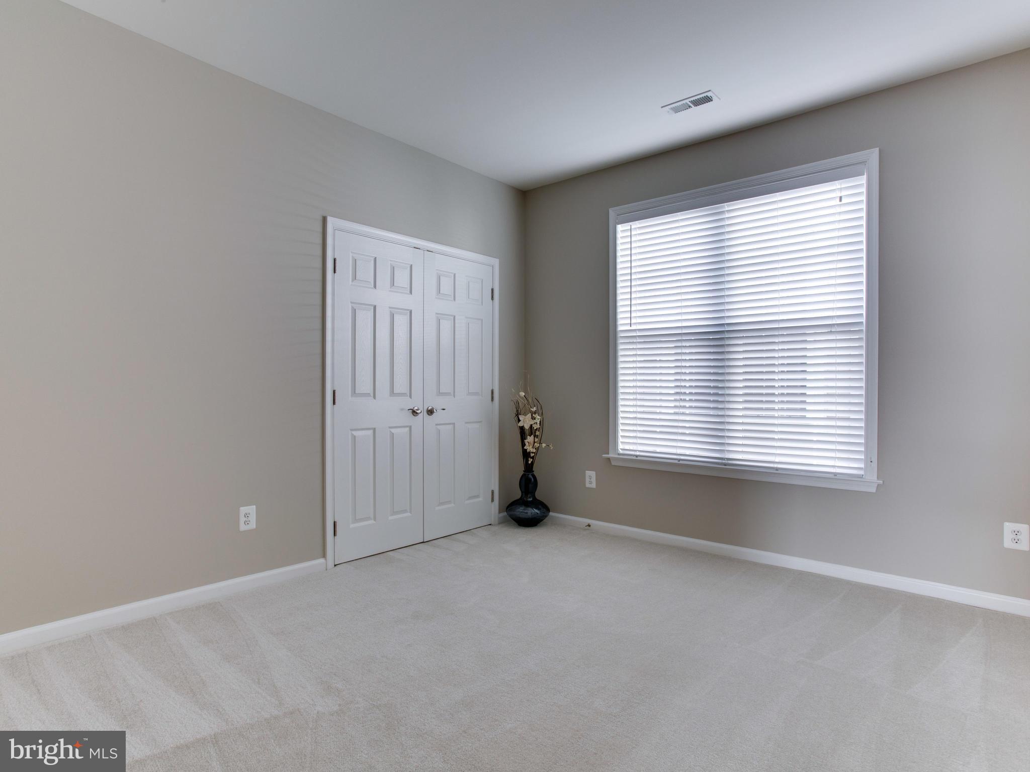 13583 Ryton Ridge Lane Gainesville, VA 20155 - Photo 20 of 28 Bedroom 2 - NEW carpet, paint & blinds