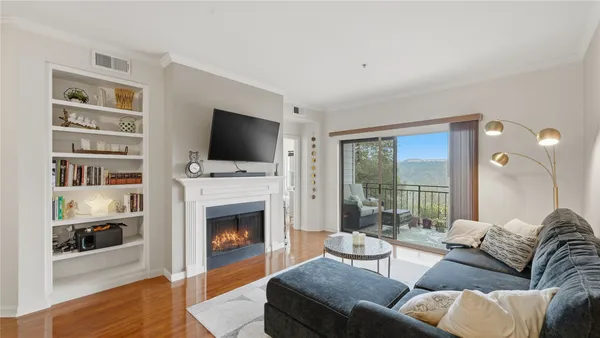 $353,000 | 6000 Shepherd Mountain Cove, Unit 917, Austin, TX 78730