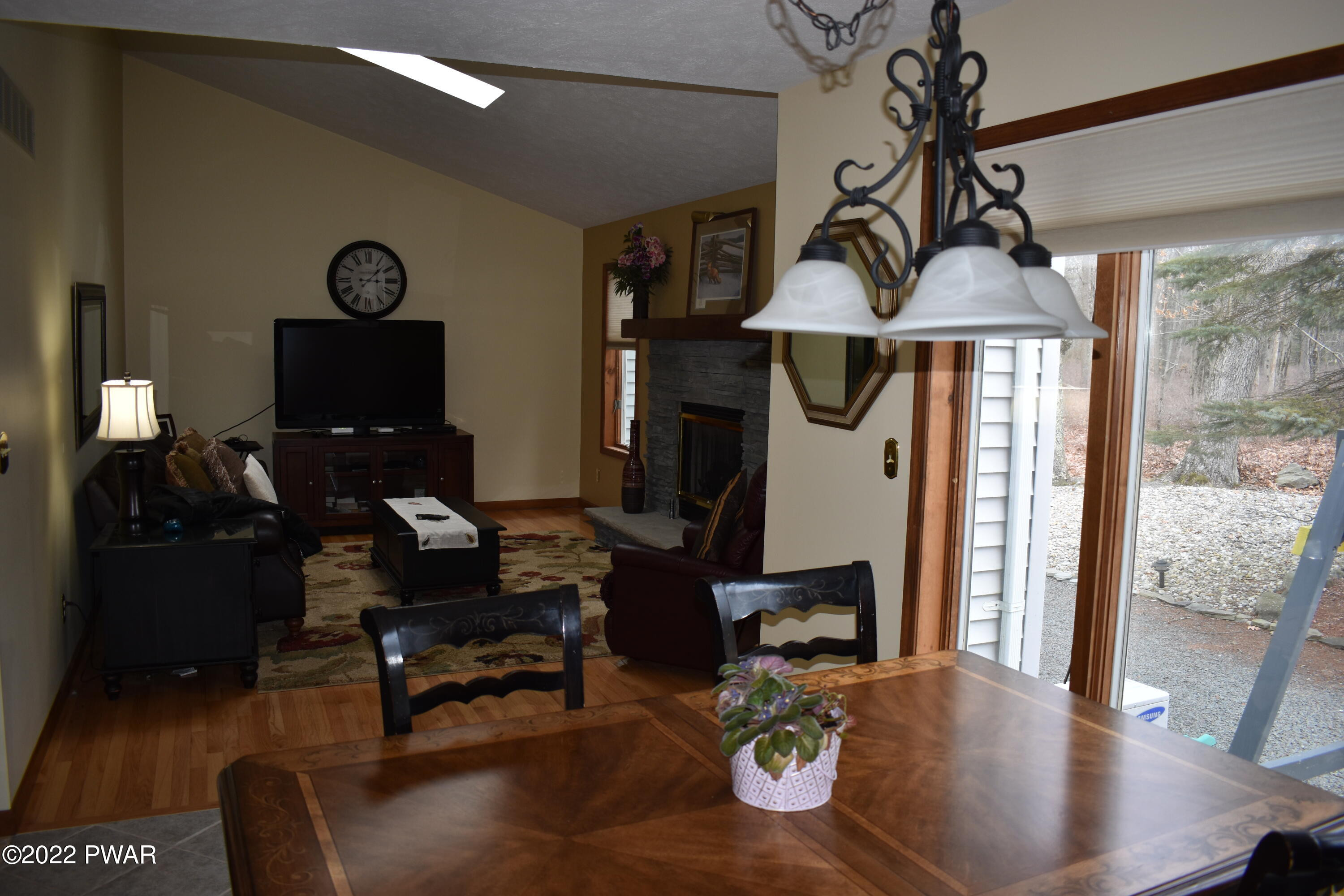301 Maple Ridge Drive Hawley, PA 18428 - Photo 14 of 34 047
