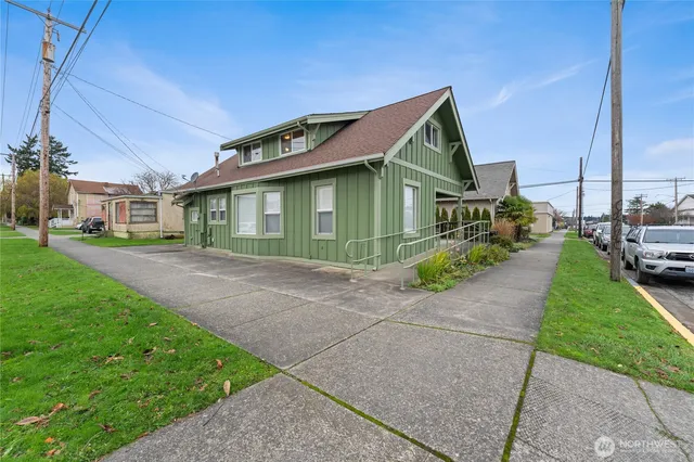 $725,000 | 520 O Avenue, Anacortes, WA 98221