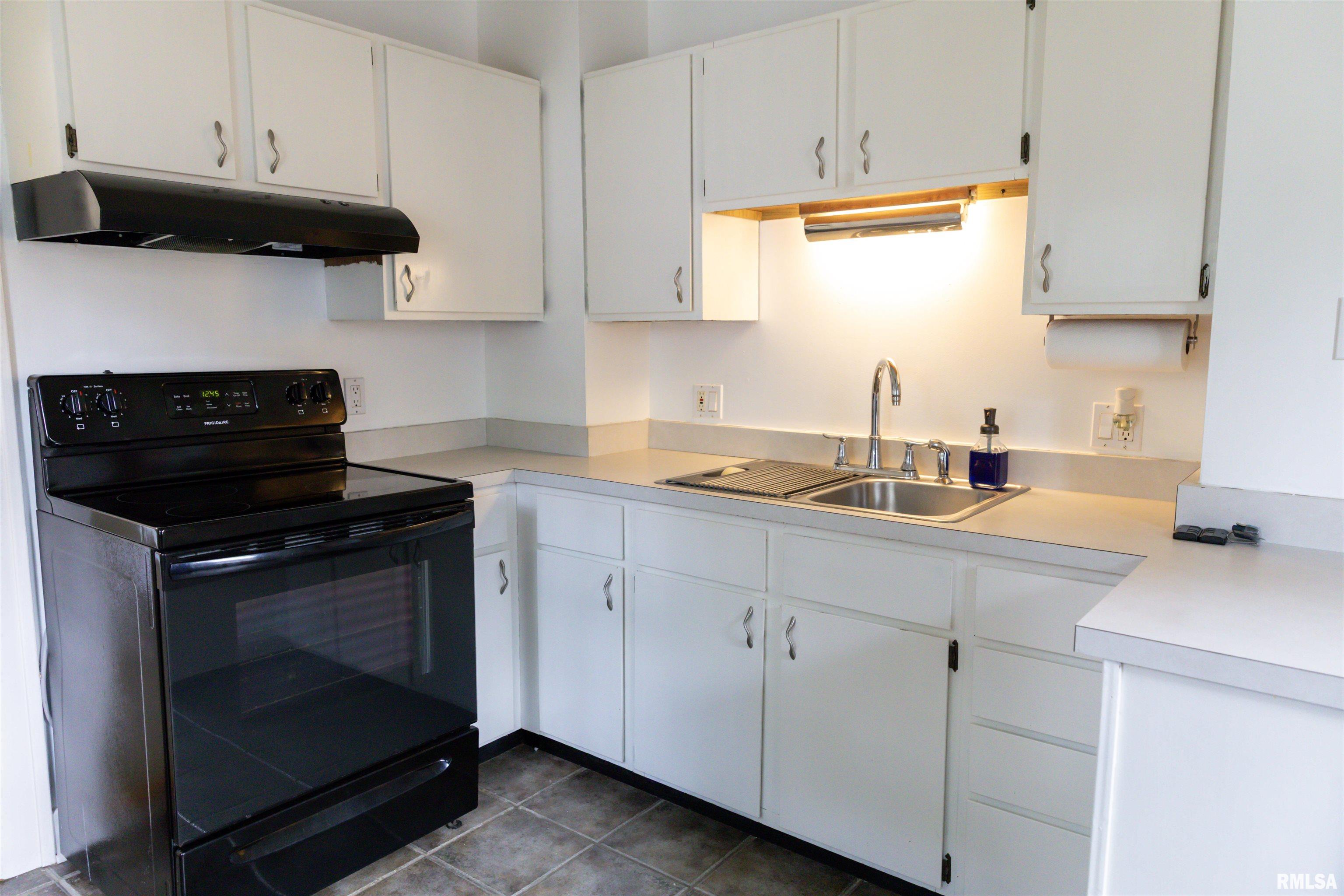 1817 South Pasfield Street Springfield, IL 62704 - Photo 6 of 18