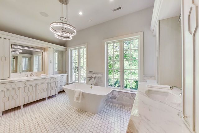 $3,725,000 | 677 Sheridan Road, Glencoe, IL 60022