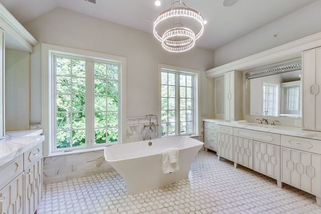 $3,725,000 | 677 Sheridan Road, Glencoe, IL 60022