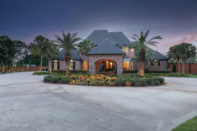 $1,350,000 | 229 Laken Lane, Lafayette, LA 70508