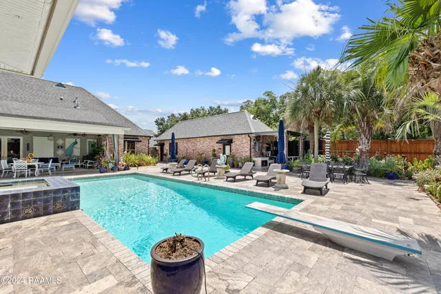 $1,350,000 | 229 Laken Lane, Lafayette, LA 70508