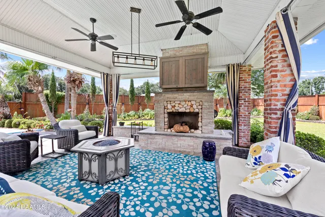 $1,350,000 | 229 Laken Lane, Lafayette, LA 70508