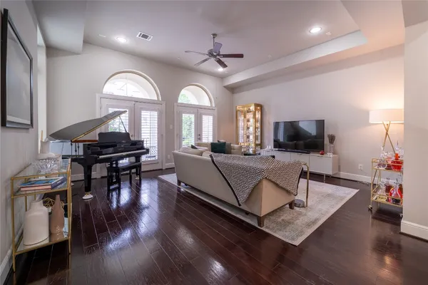 $650,000 | 4008 Barnes Street, Houston, TX 77007