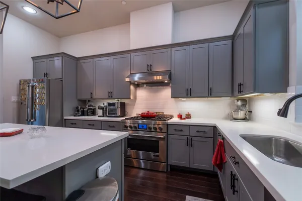 $650,000 | 4008 Barnes Street, Houston, TX 77007