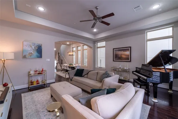 $650,000 | 4008 Barnes Street, Houston, TX 77007
