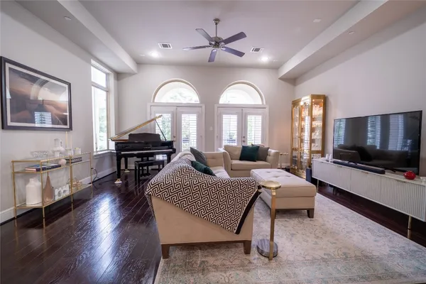 $650,000 | 4008 Barnes Street, Houston, TX 77007
