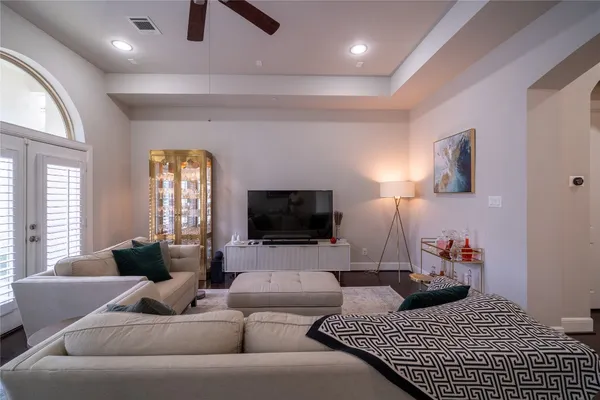 $650,000 | 4008 Barnes Street, Houston, TX 77007