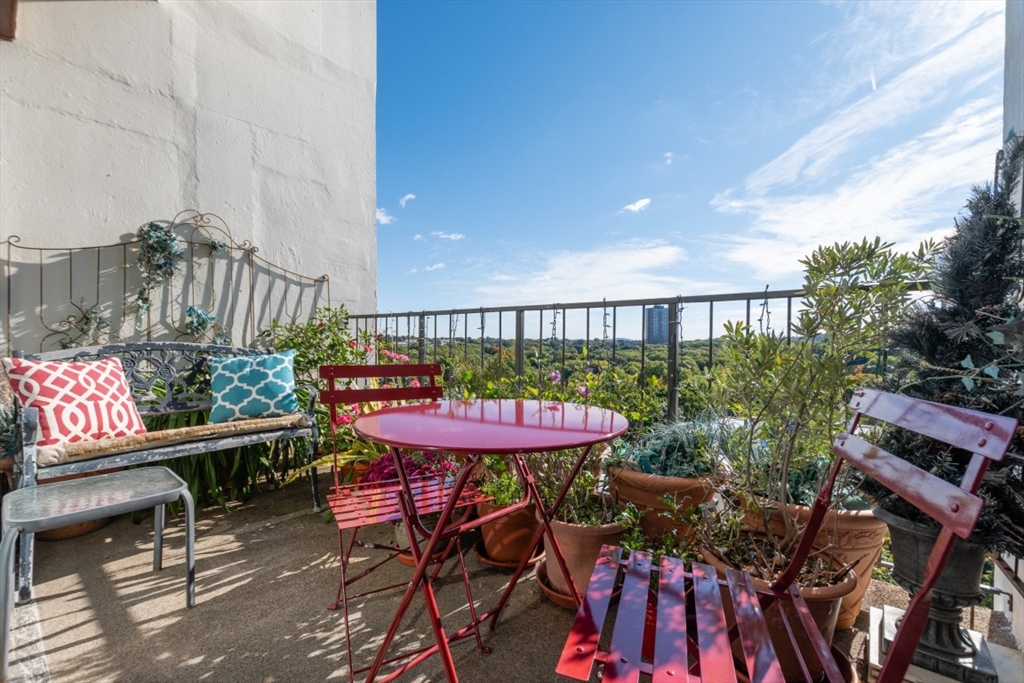 77 Pond Avenue, Unit 1506 Brookline, MA 02445 - Photo 16 of 32