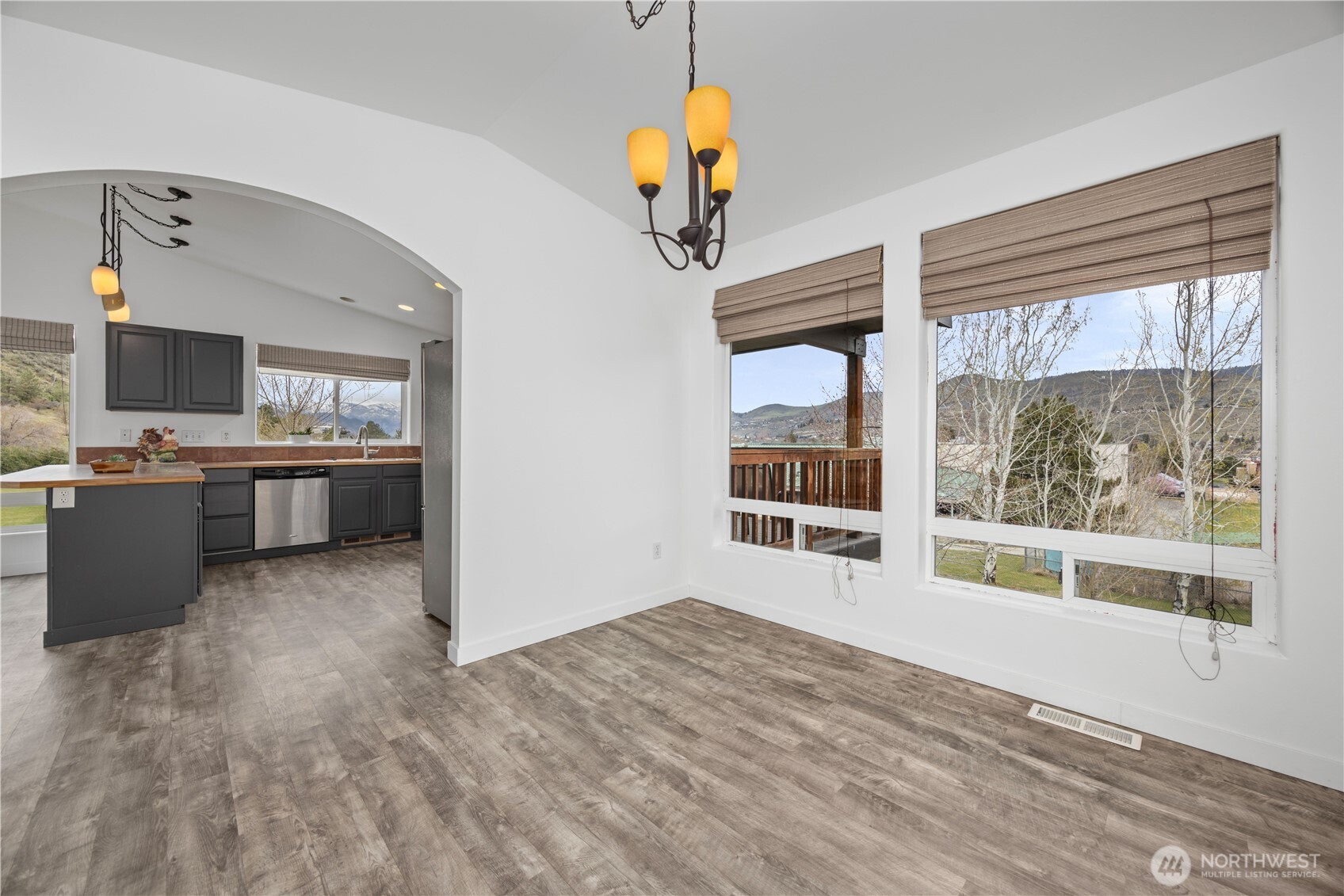 109 Nelmida Lane Chelan, WA 98816 - Photo 11 of 34