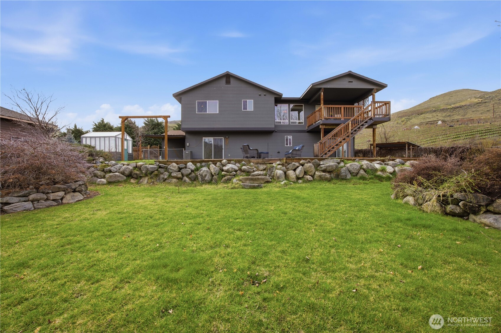 109 Nelmida Lane Chelan, WA 98816 - Photo 3 of 34