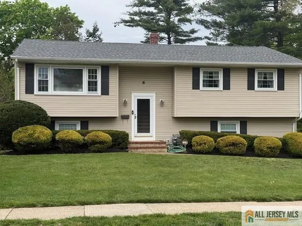 $649,900 | 6 Greenbrae Court, East Brunswick, NJ 08816