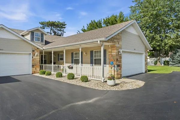 $304,900 | 2267 Whispering Oaks Court, Highland, IN 46322