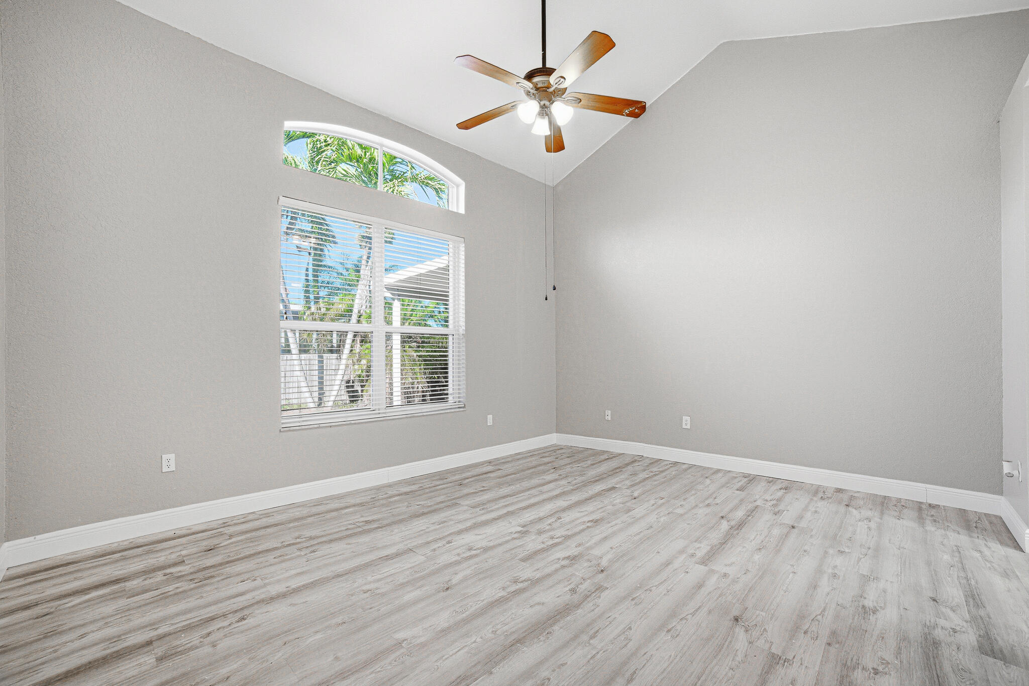 4819 Northwest 53rd Circle Pompano Beach, FL 33073 - Photo 23 of 48 Bedroom1-C