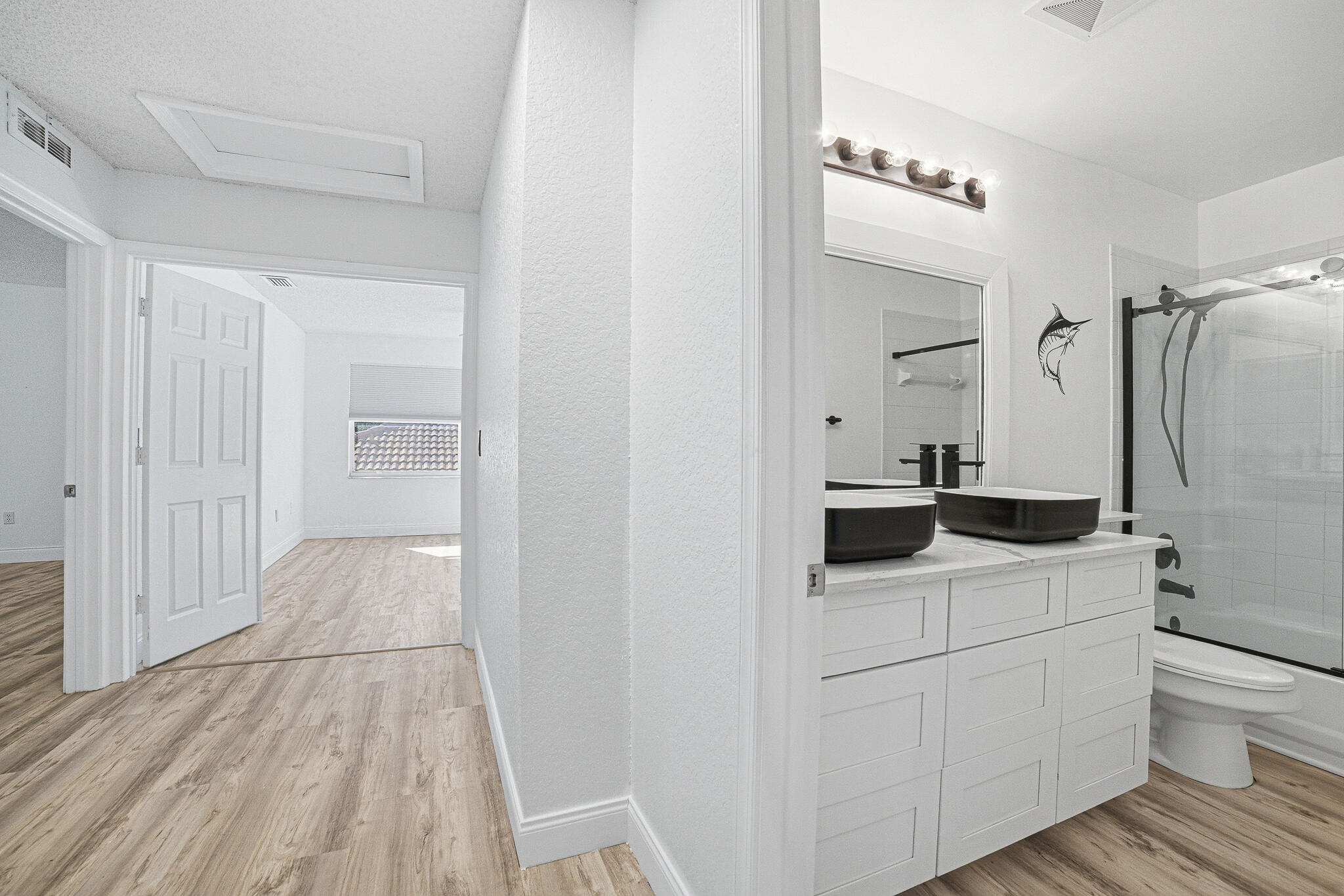 4819 Northwest 53rd Circle Pompano Beach, FL 33073 - Photo 27 of 48 Bathroom2-Hallway