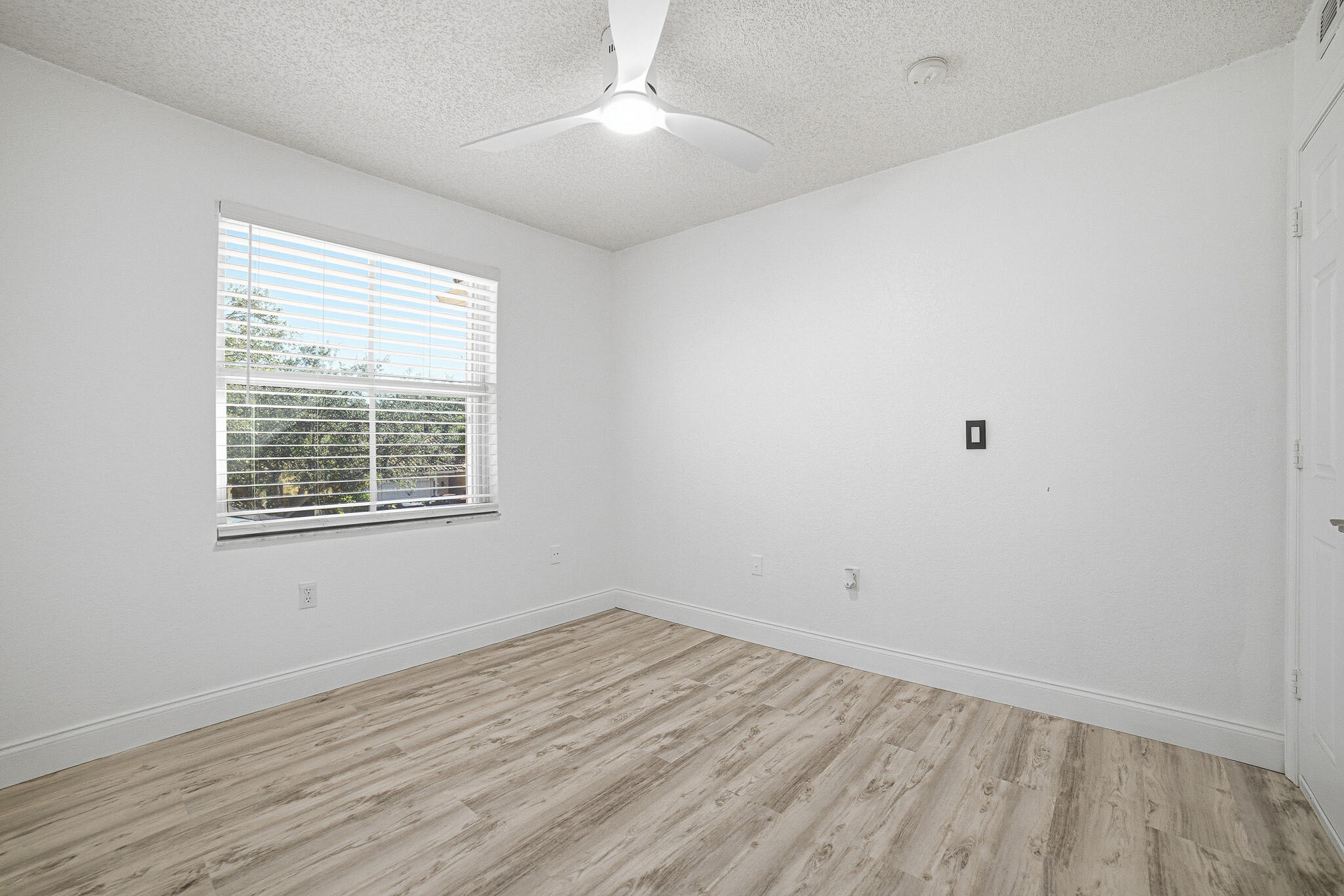 4819 Northwest 53rd Circle Pompano Beach, FL 33073 - Photo 37 of 48 Bedroom4-C