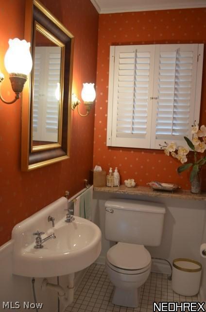 2920 Eaton Road Shaker Heights, OH 44122 - Photo 9 of 19 Half bath on 1st floor