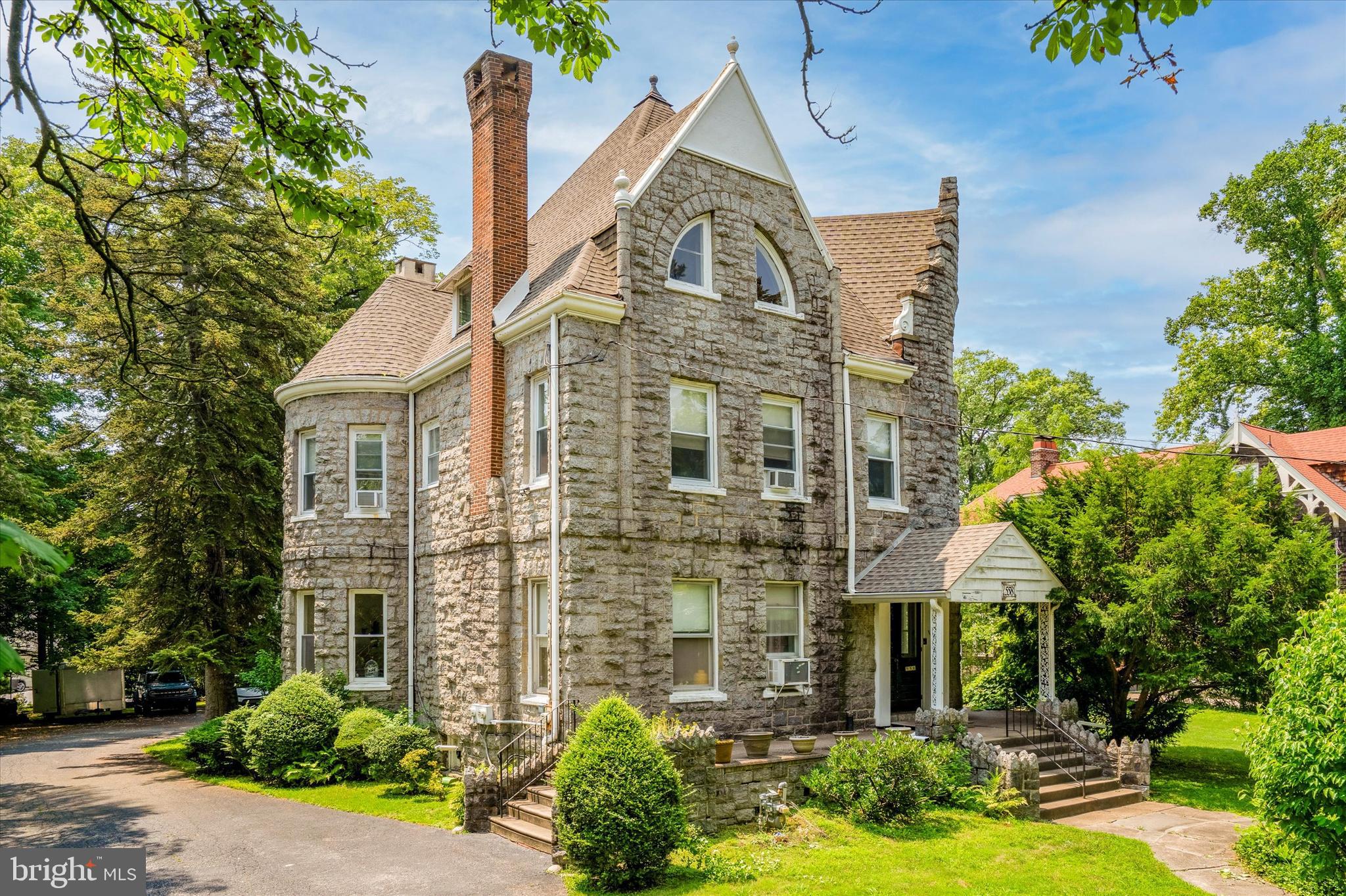 558 West Montgomery Ave