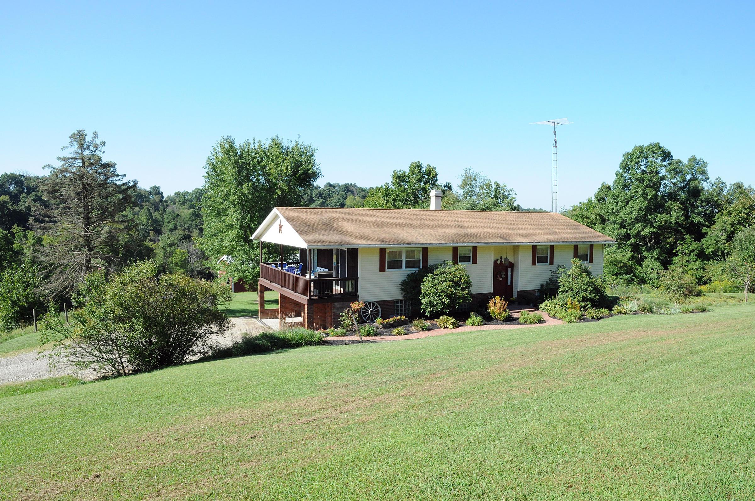 6325 Windy Ridge Road New Concord, OH 43762 - Photo 4 of 27