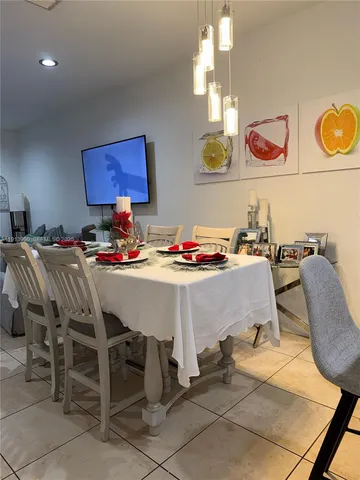 a close up view of a washer and dryer