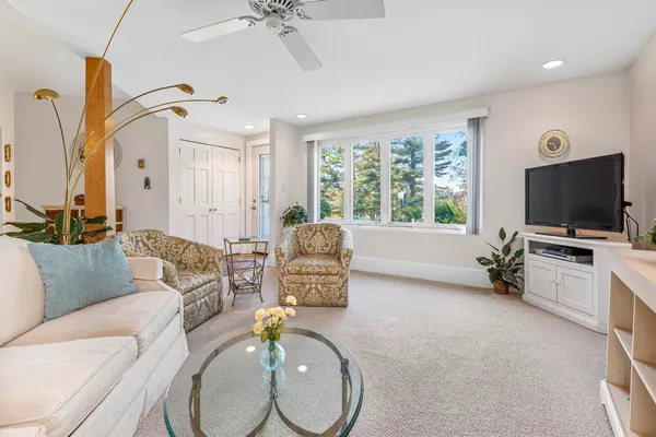 $379,900 | 1 Sandpiper Cove, Unit 1, Scarborough, ME 04074