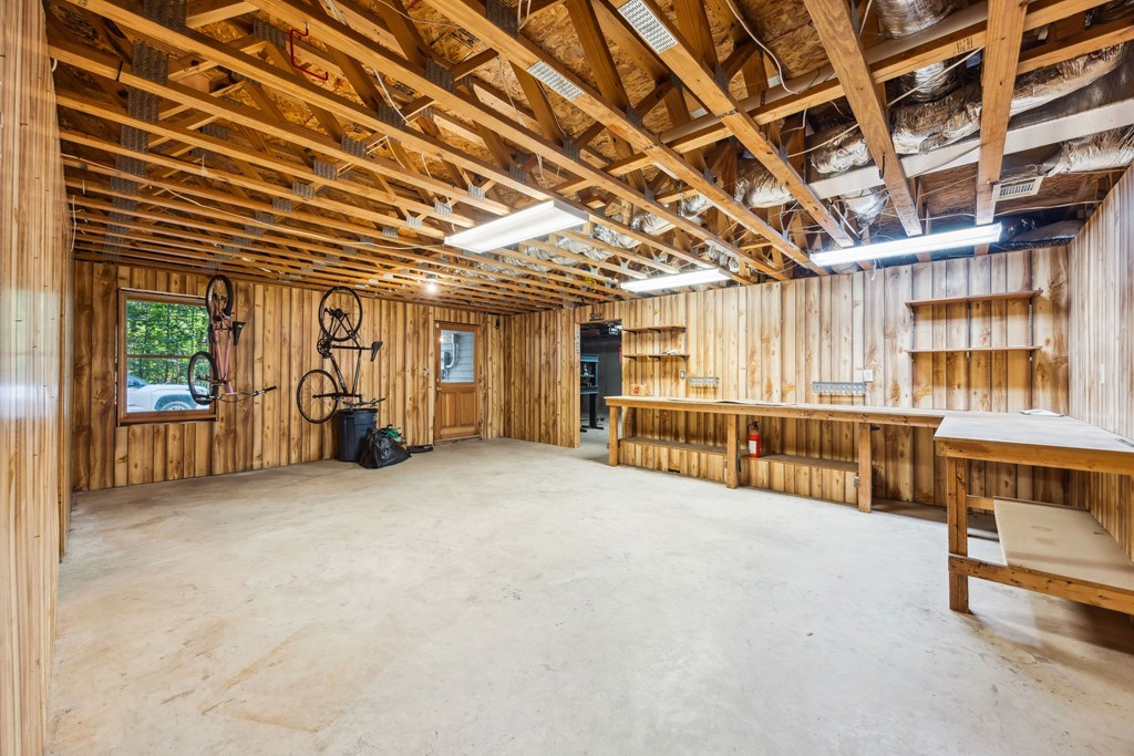 101 Menagerie Ridge Epworth, GA 30541 - Photo 34 of 48 a big room with windows