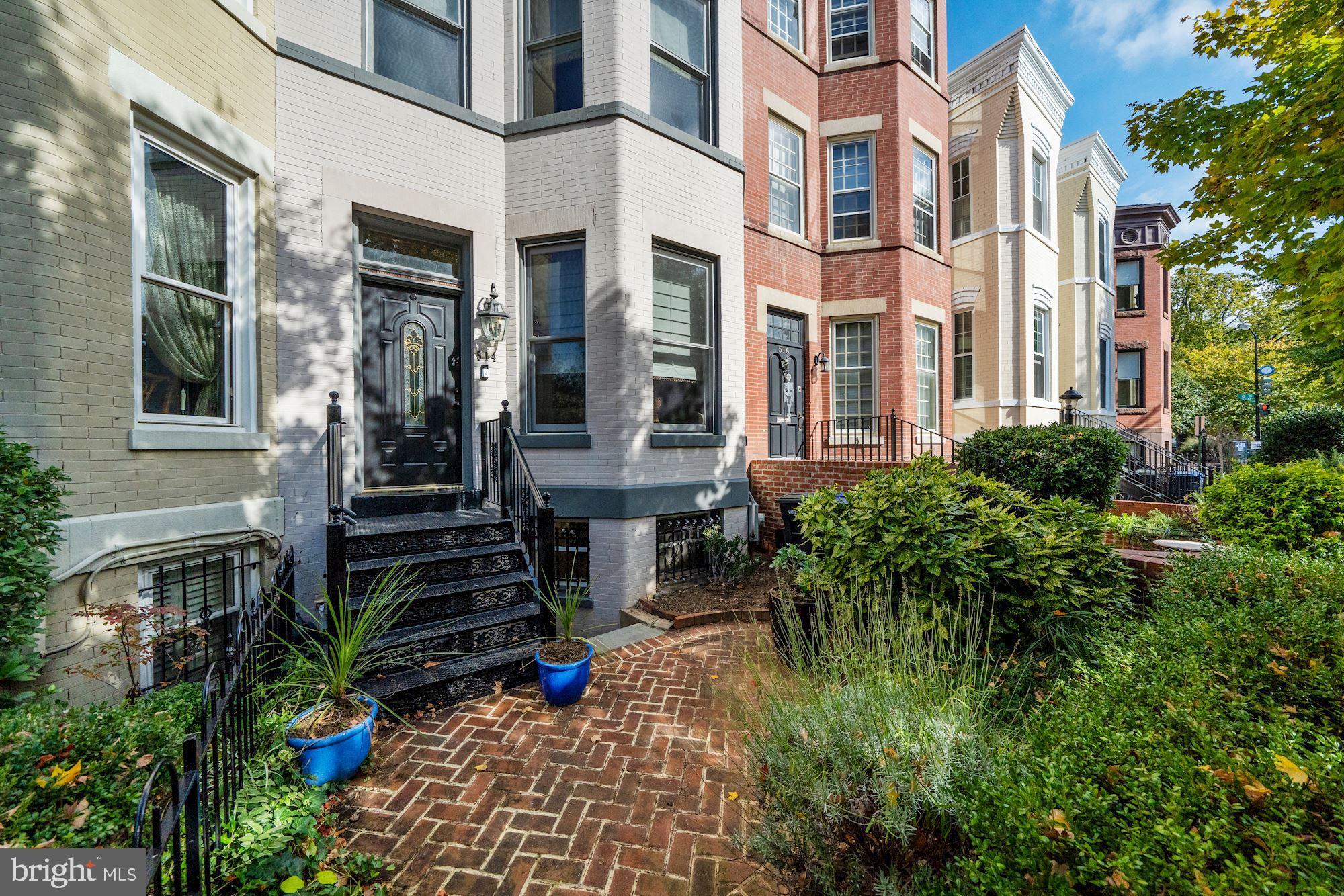 514 Seward Square Southeast Washington, DC 20003 - Photo 3 of 30 Private fenced courtyard