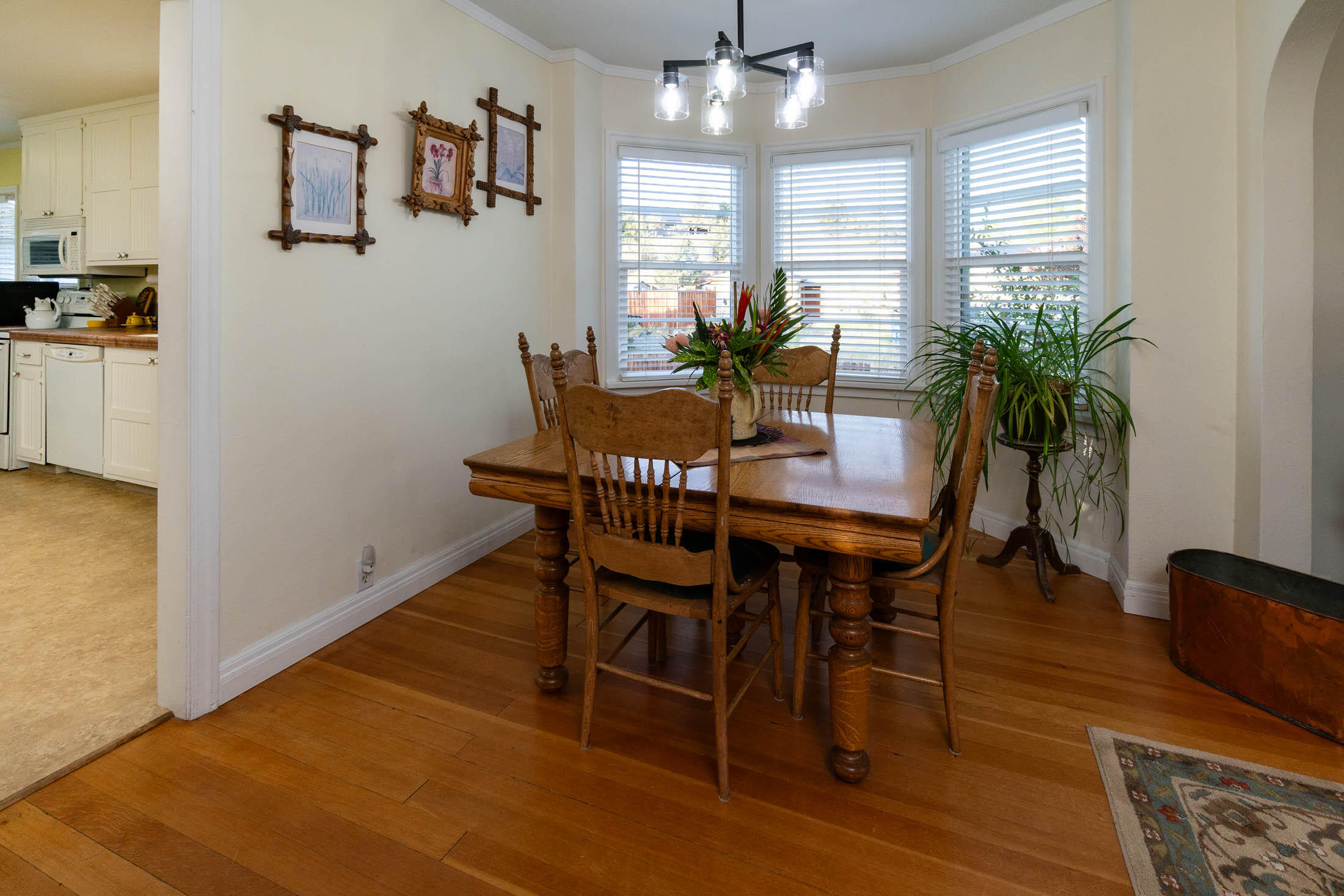 1937 Northeast Laughlin Road Prineville, OR 97754 - Photo 12 of 42 Dining Room Bay Window