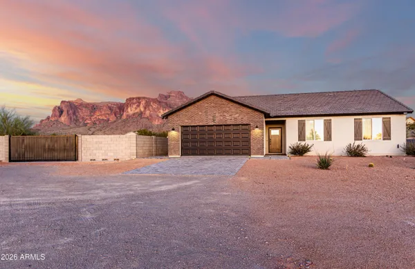 $685,000 | 990 North Muleshoe Road, Apache Junction, AZ 85119