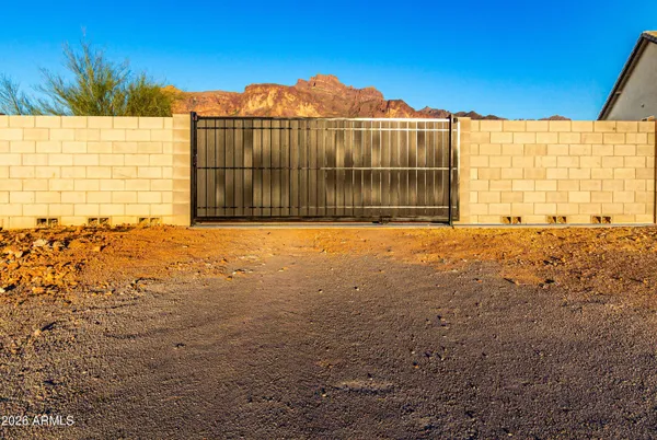 $685,000 | 990 North Muleshoe Road, Apache Junction, AZ 85119