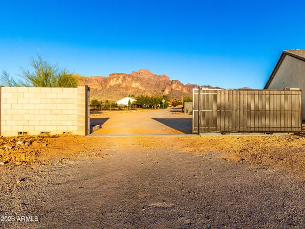 $685,000 | 990 North Muleshoe Road, Apache Junction, AZ 85119
