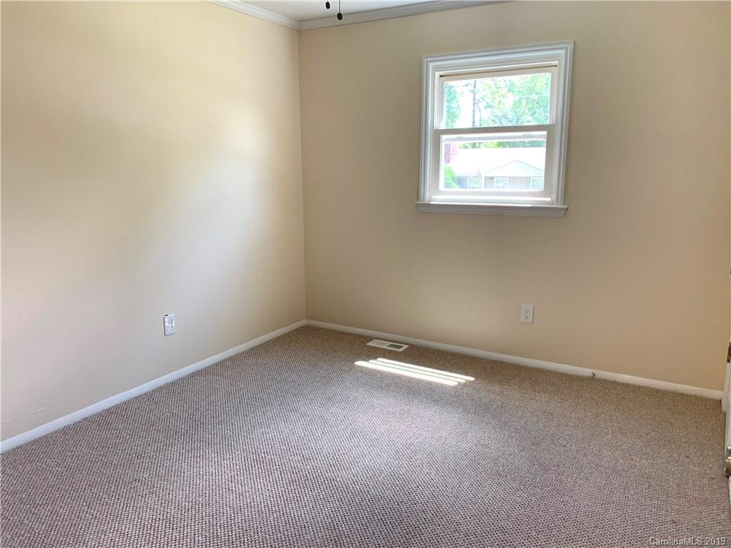 1524 Robin Road Newton, NC 28658 - Photo 11 of 14 Gallery Image 11