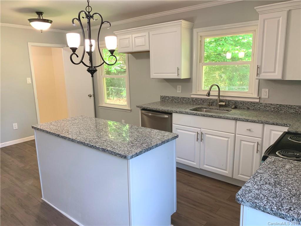 1524 Robin Road Newton, NC 28658 - Photo 6 of 14 Gallery Image 6