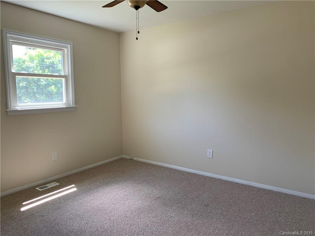 1524 Robin Road Newton, NC 28658 - Photo 9 of 14 Gallery Image 9
