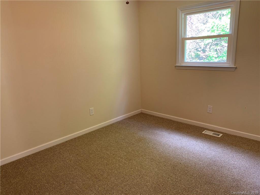 1524 Robin Road Newton, NC 28658 - Photo 10 of 14 Gallery Image 10