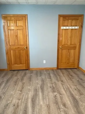 a view of empty room with window